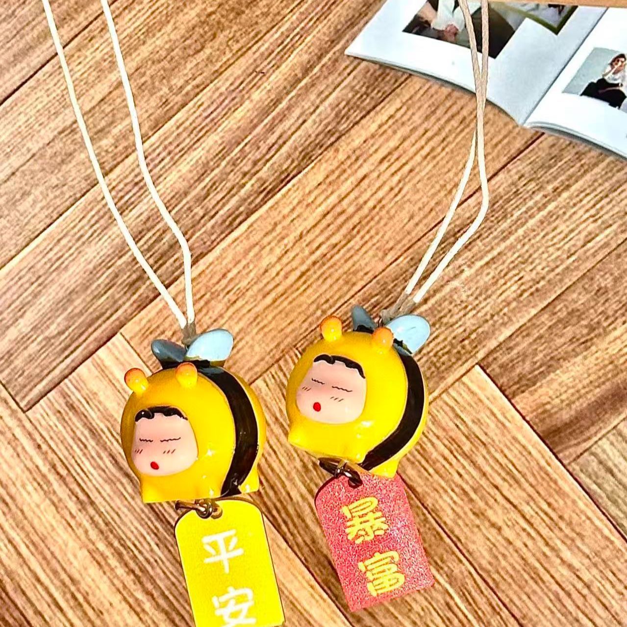 Crayon Shin-chan Bee Cosplay F - Car Accessories For Inside 评论和价格